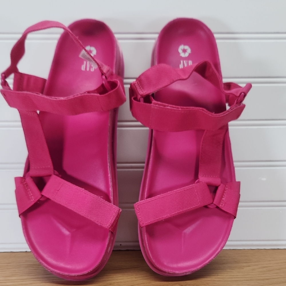 GAP Women's Velcro Sporty Sandals Sizzling Fuchsia Size 11
